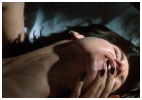 Jennifer Tilly, Gina Gershon : scène de sexe lesbienne