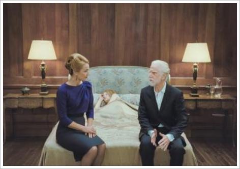 Emily Browning est la Sleeping Beauty