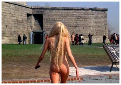 Daryl Hannah nue dans Splash