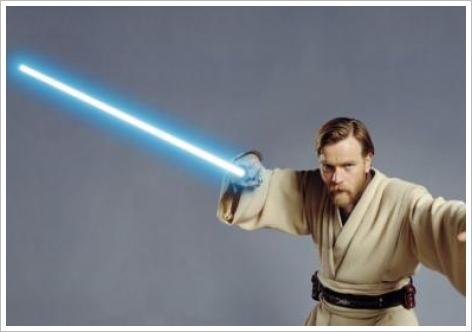 Ewan Mc Gregor et son sabre laser