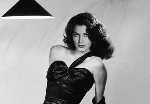 Ava Gardner, robe noire, femme fatale dans Killers